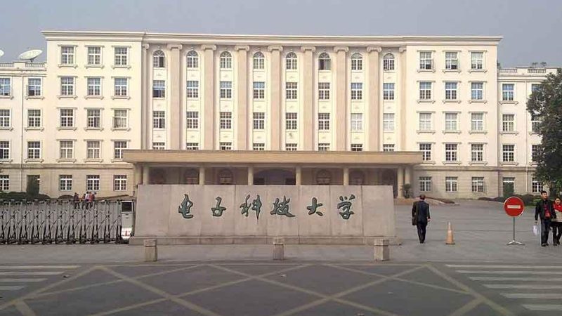 小型电子科技公司加盟，揭秘加盟价格背后的考量**